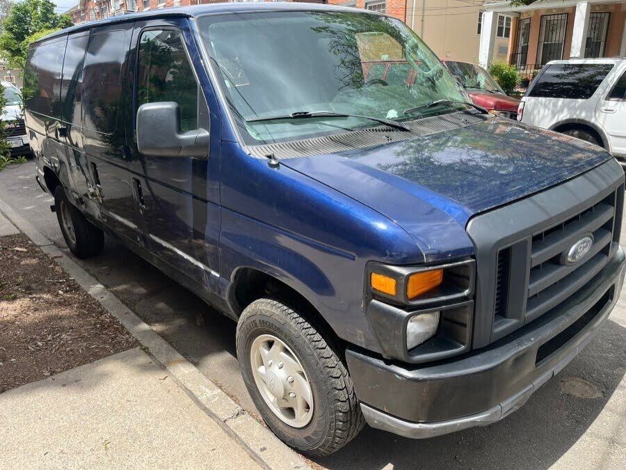 2011 FORD E-350