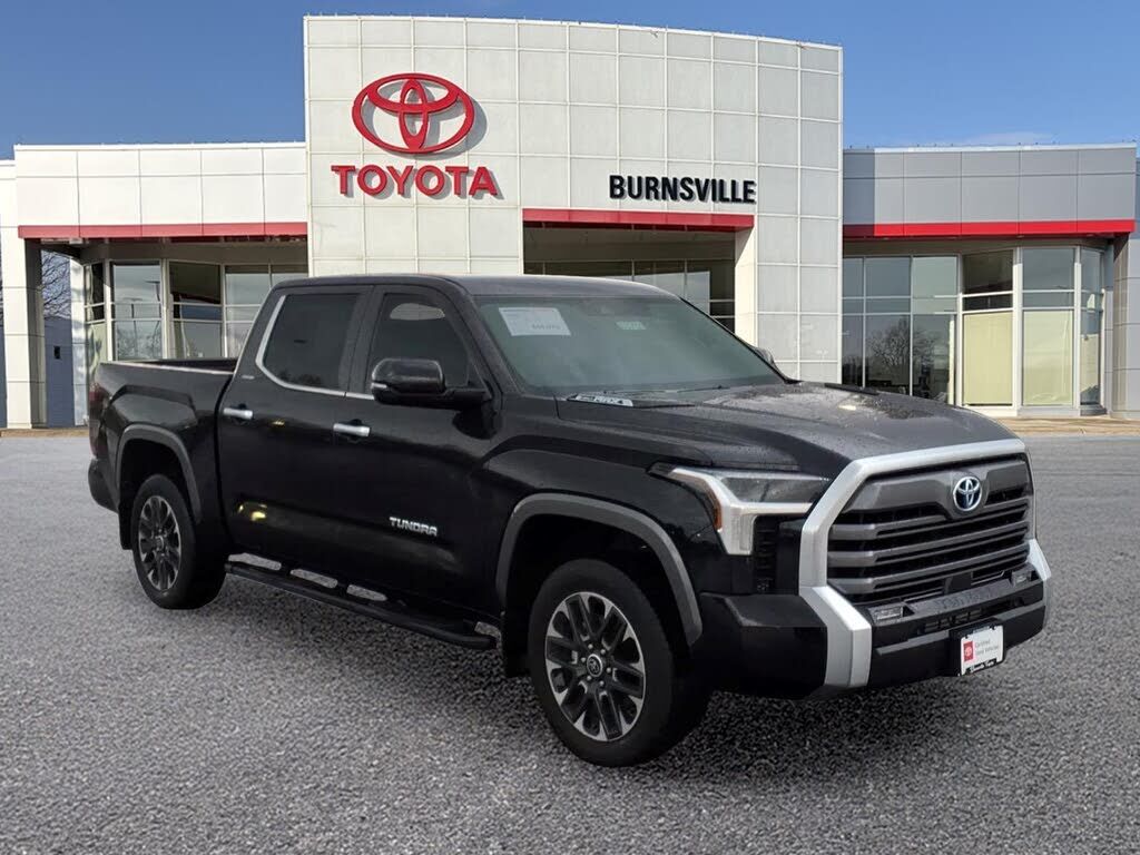 2024 TOYOTA Tundra