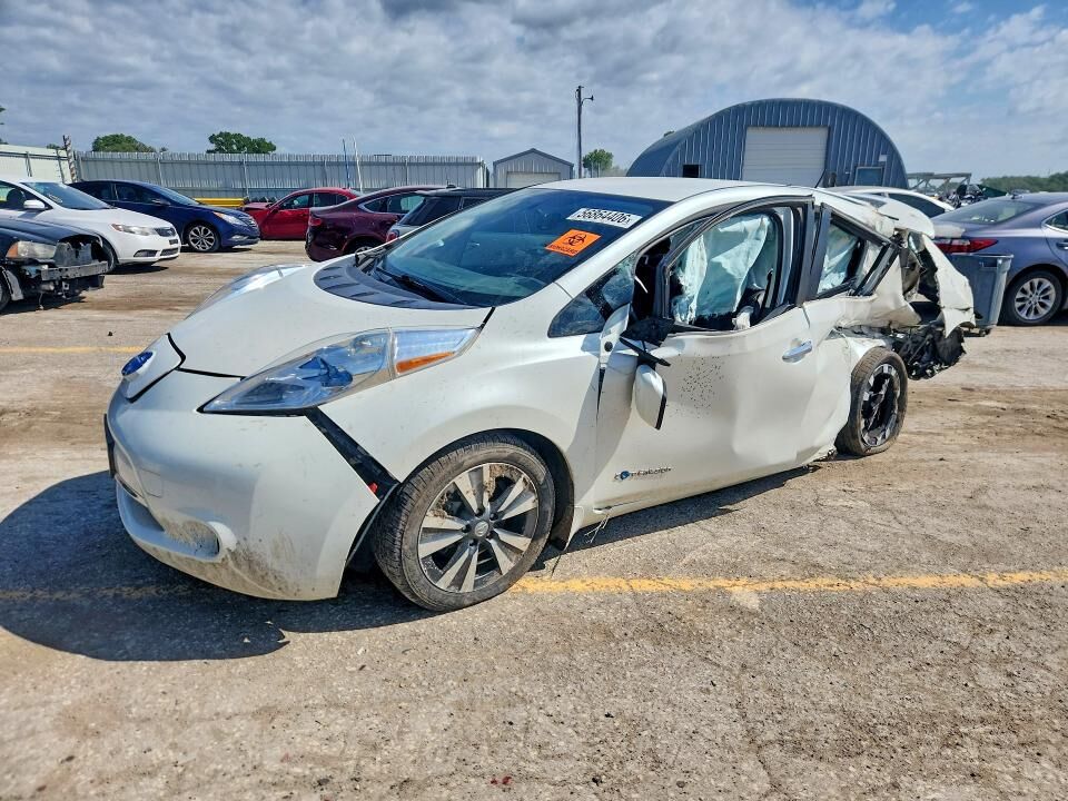 2015 NISSAN Leaf