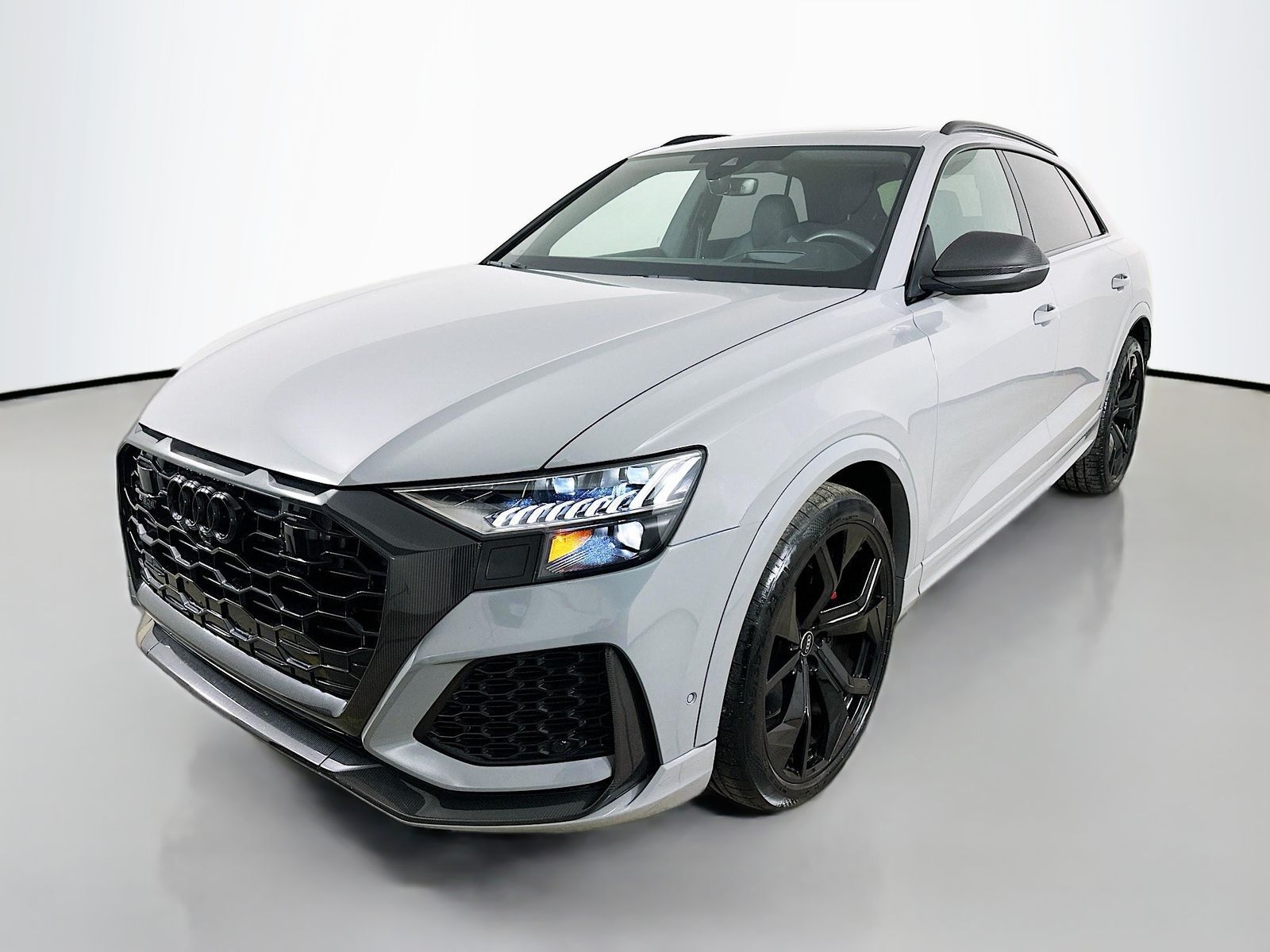 2024 AUDI RS Q8