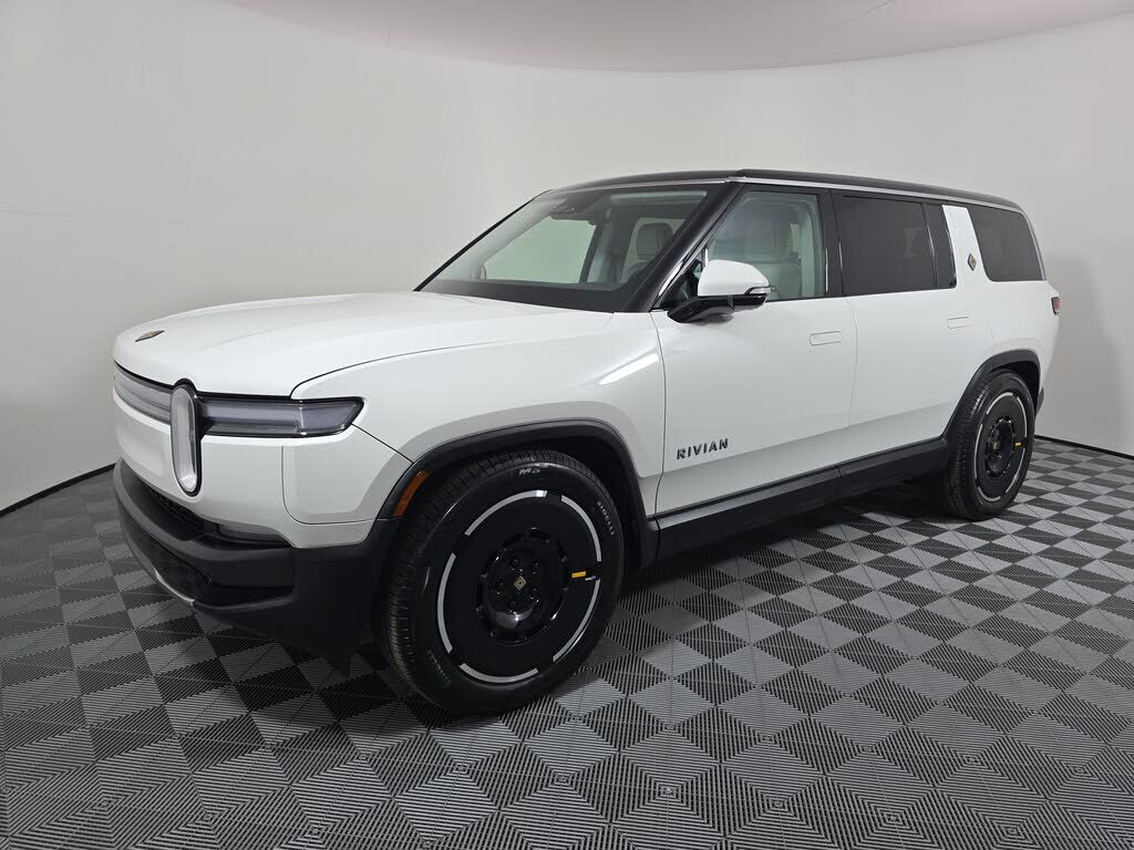 2025 RIVIAN R1S