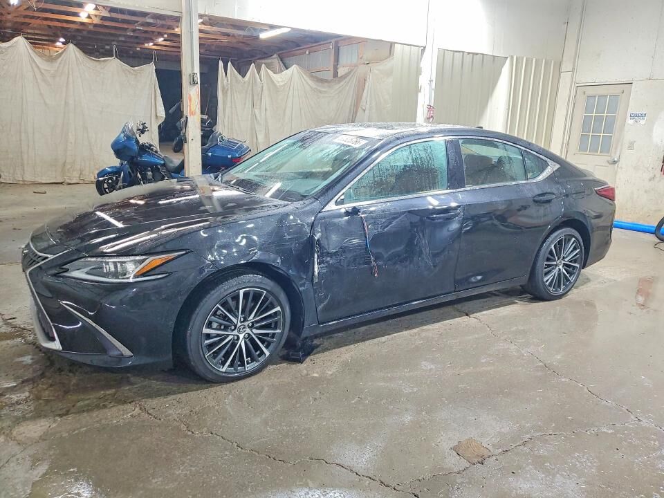 2025 LEXUS ES