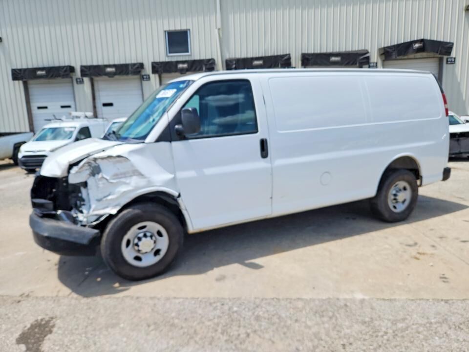 2013 CHEVROLET Express