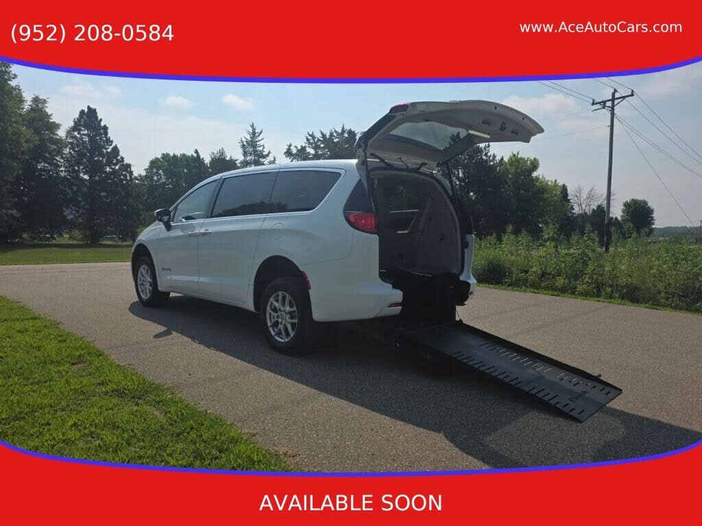 2023 CHRYSLER Voyager