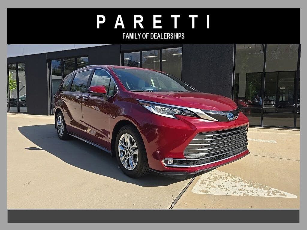 2025 TOYOTA Sienna