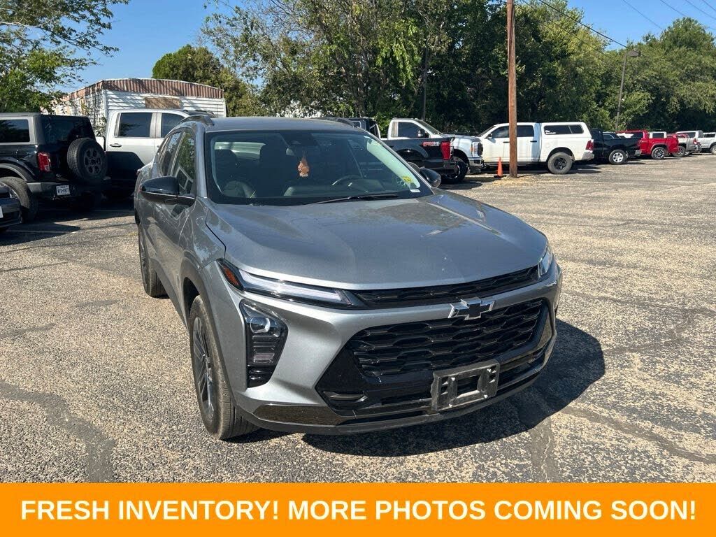2025 CHEVROLET Trax
