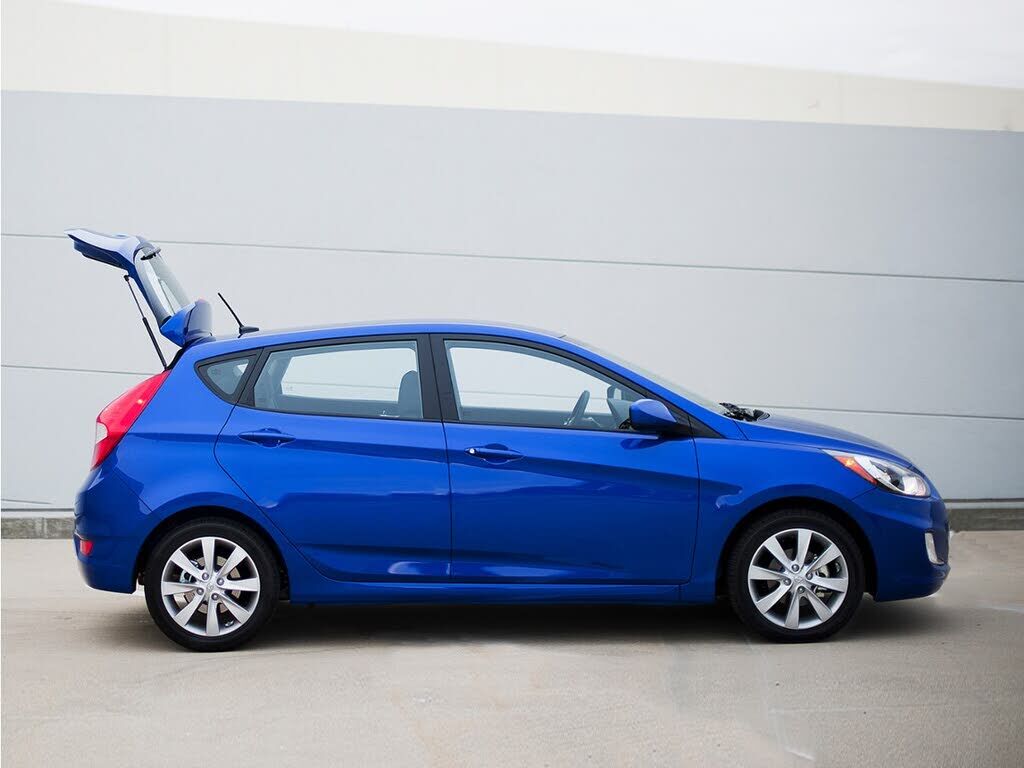 2013 HYUNDAI Accent