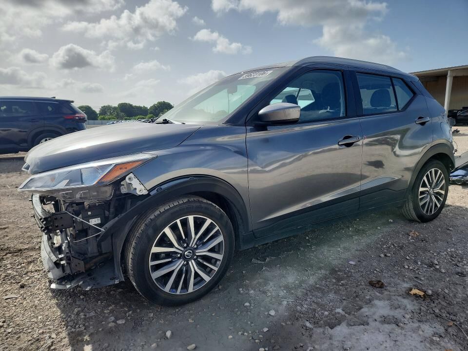 2021 NISSAN Kicks