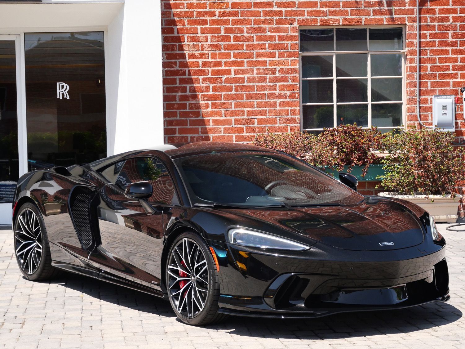2025 MCLAREN GTS