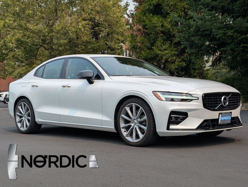 2021 VOLVO S60