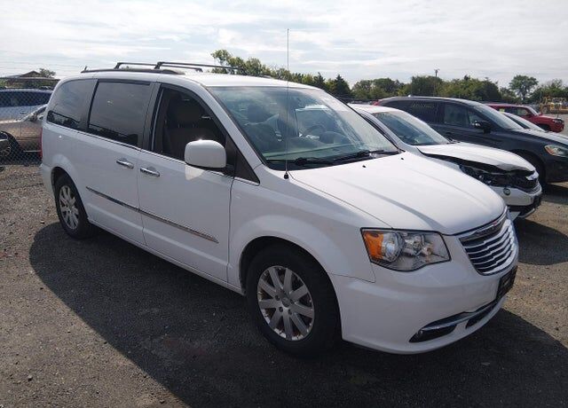 2016 CHRYSLER Town and Country