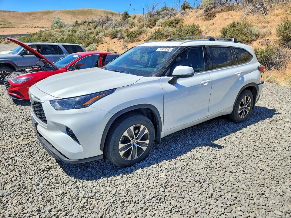 2022 TOYOTA Highlander