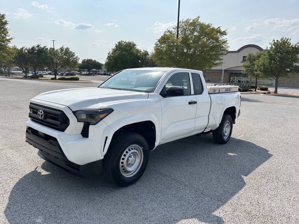 2024 TOYOTA Tacoma