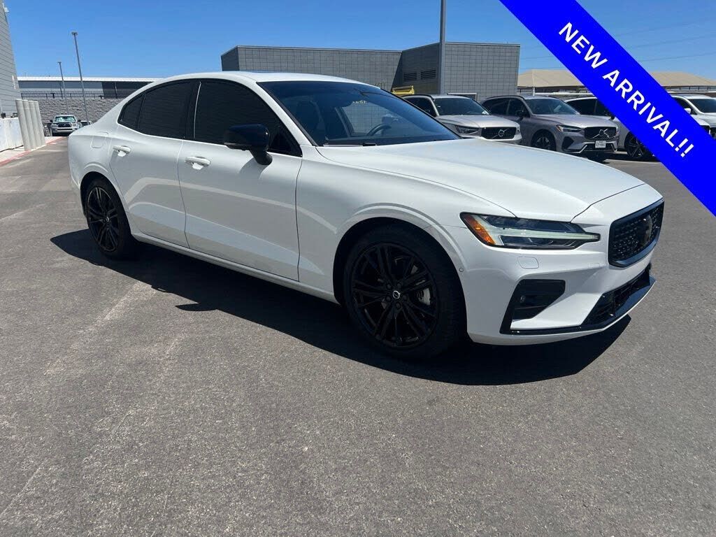 2024 VOLVO S60