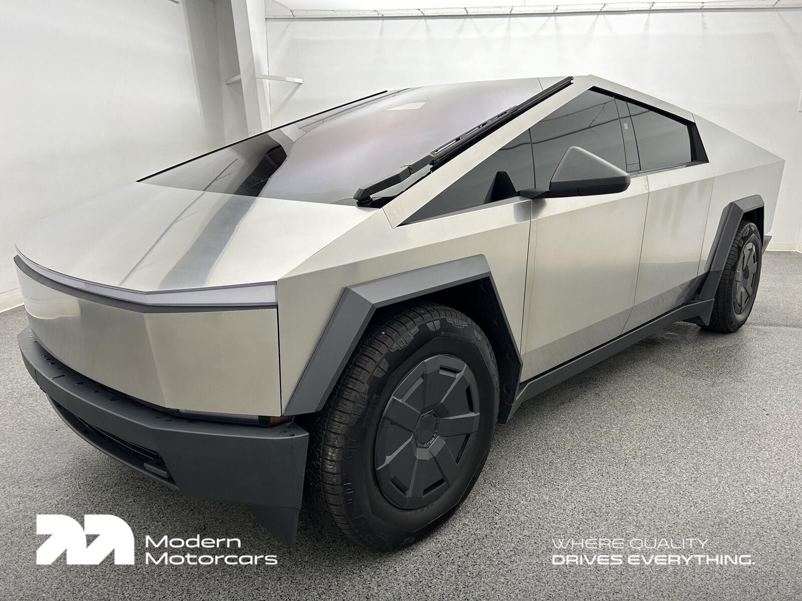 2024 TESLA Cybertruck