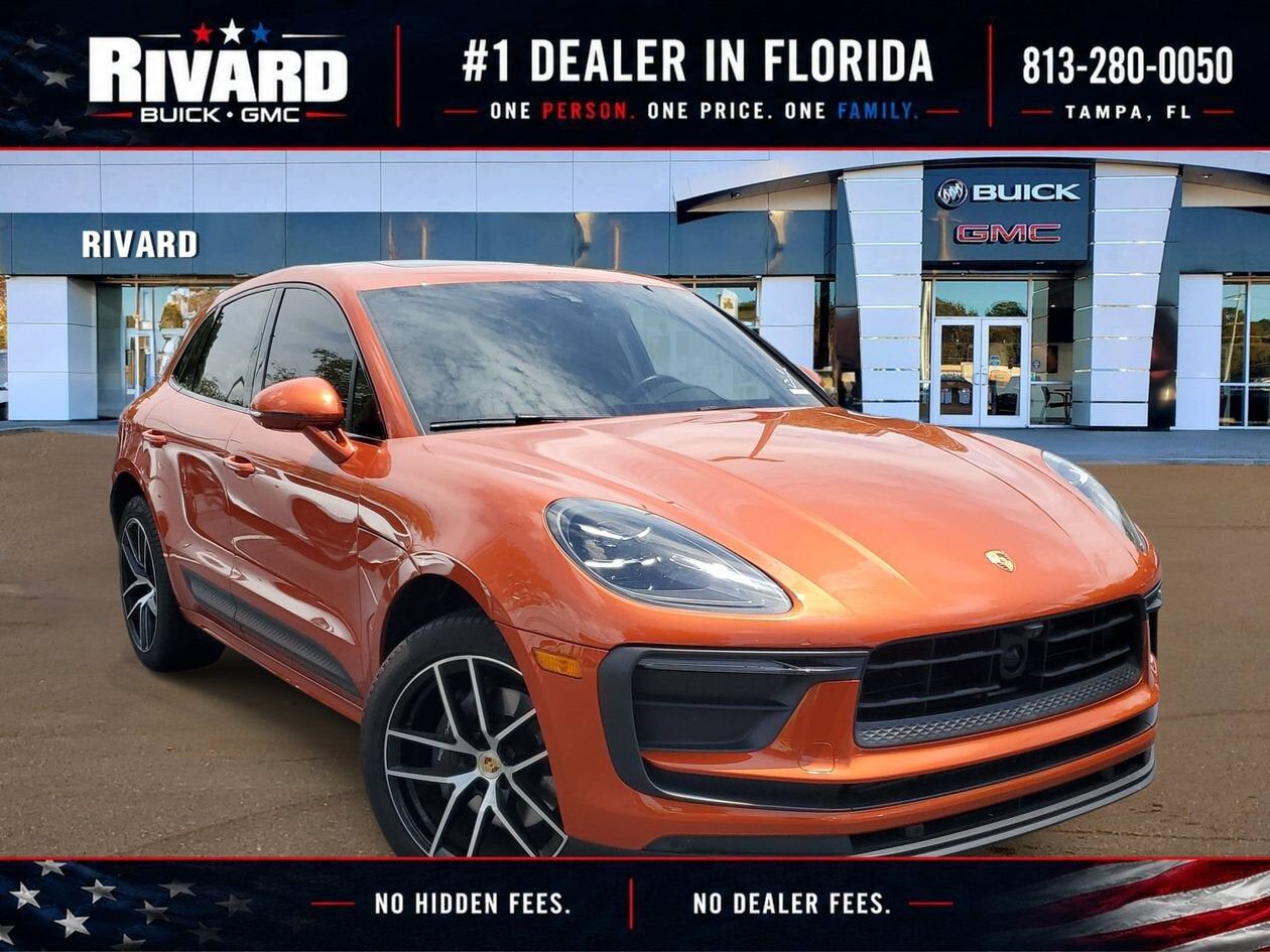 2025 PORSCHE Macan
