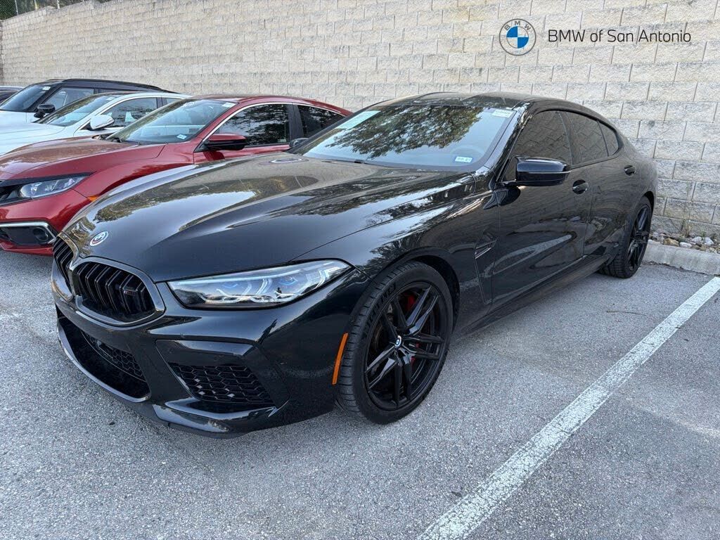 2023 BMW M8