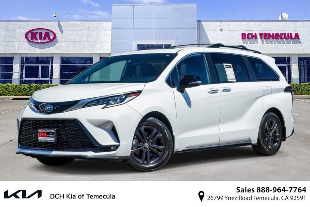 2024 TOYOTA Sienna