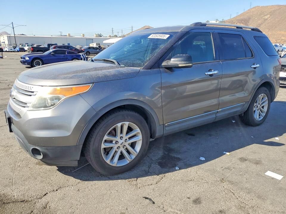 2013 FORD Explorer