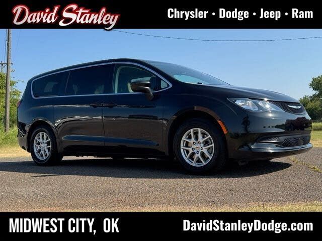 2023 CHRYSLER Voyager