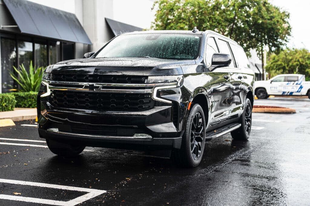 2023 CHEVROLET Suburban