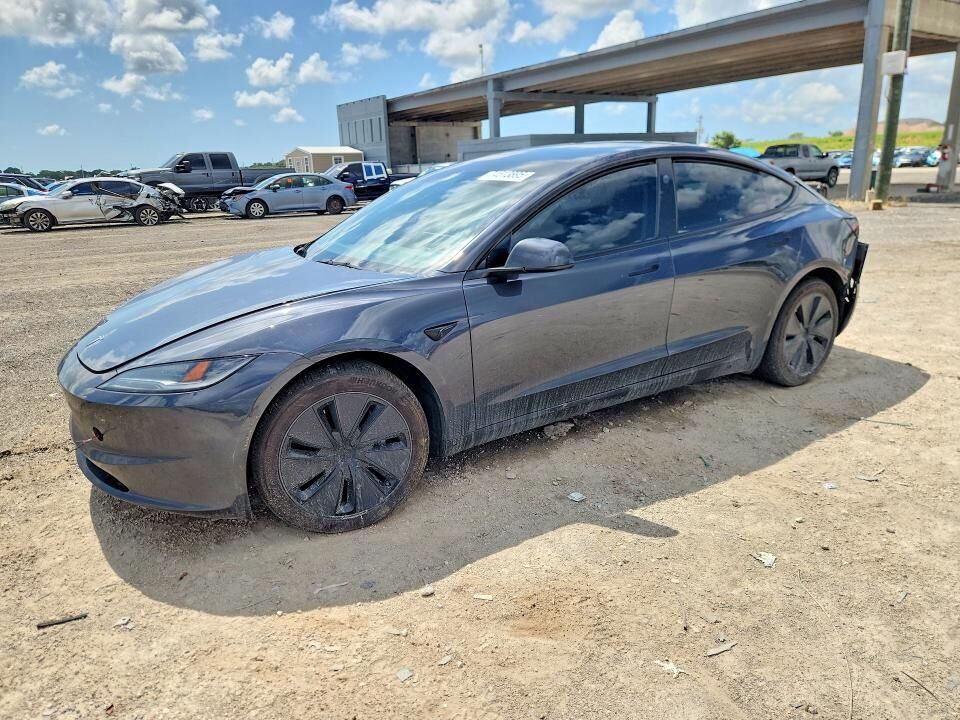2024 TESLA Model 3