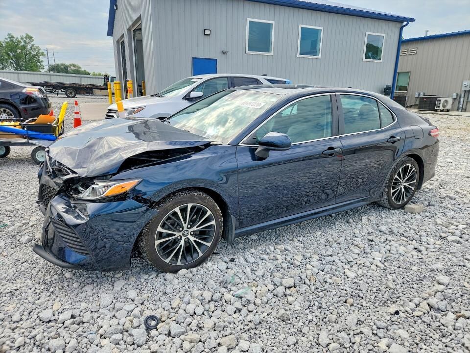 2019 TOYOTA Camry