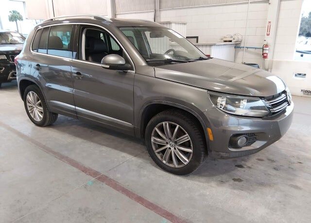 2012 VOLKSWAGEN Tiguan