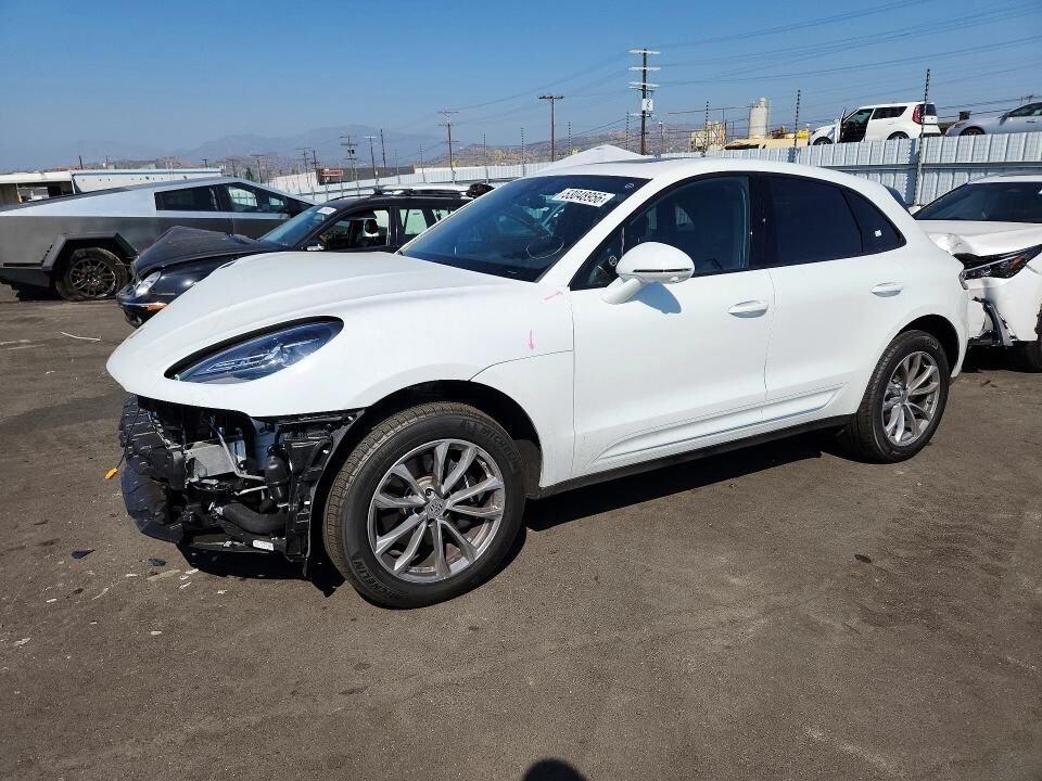 2026 PORSCHE Macan