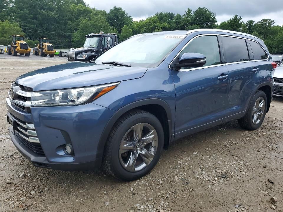 2017 TOYOTA Highlander