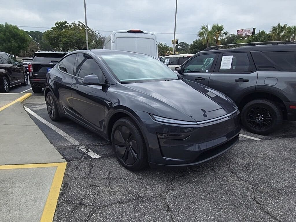 2026 TESLA Model Y