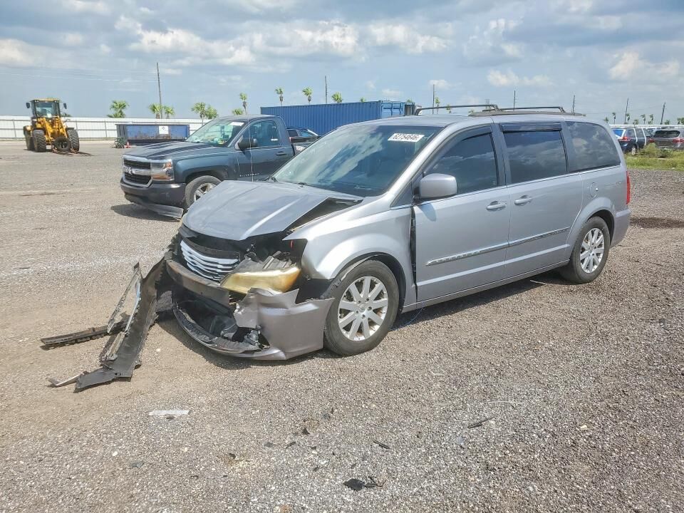 2013 CHRYSLER Town and Country