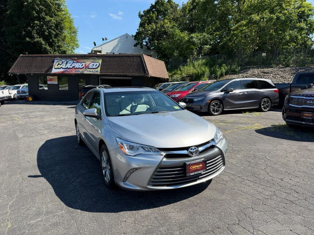 2017 TOYOTA Camry