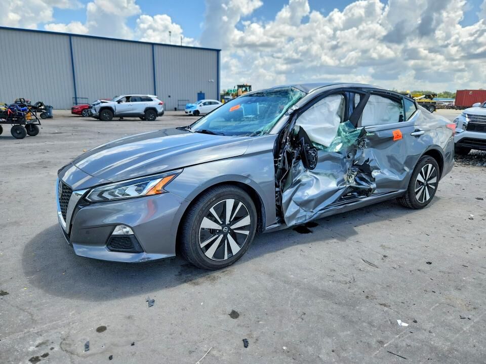 2022 NISSAN Altima