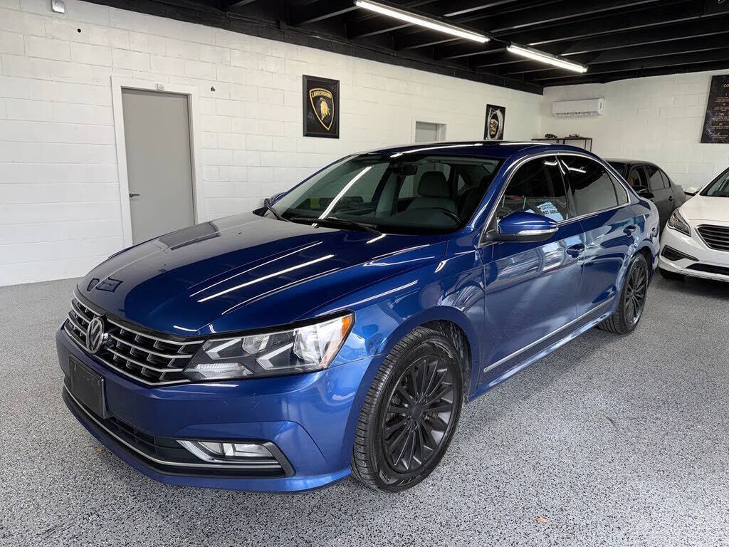 2016 VOLKSWAGEN Passat