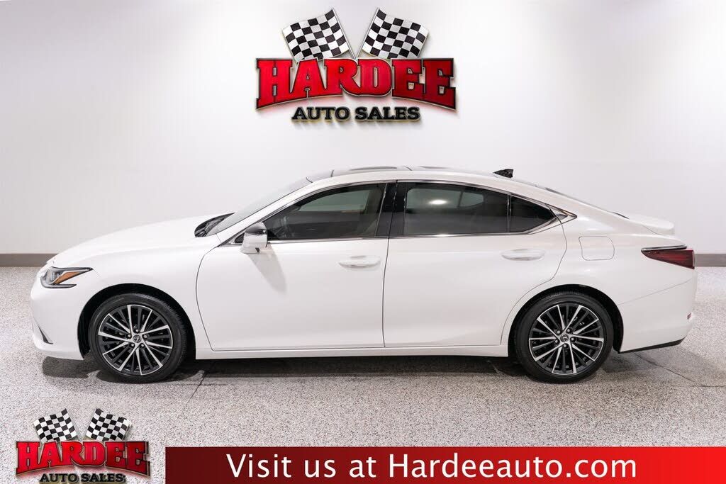 2024 LEXUS ES