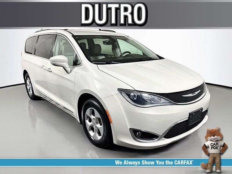 2017 CHRYSLER Pacifica