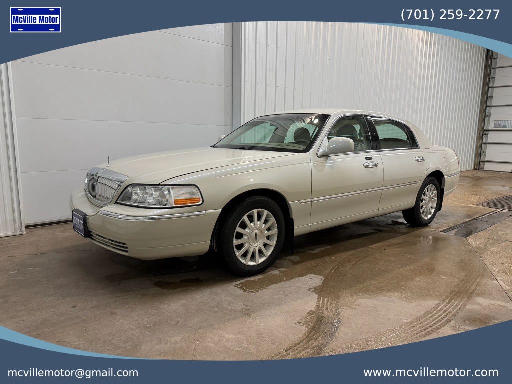 2006 LINCOLN Town Car