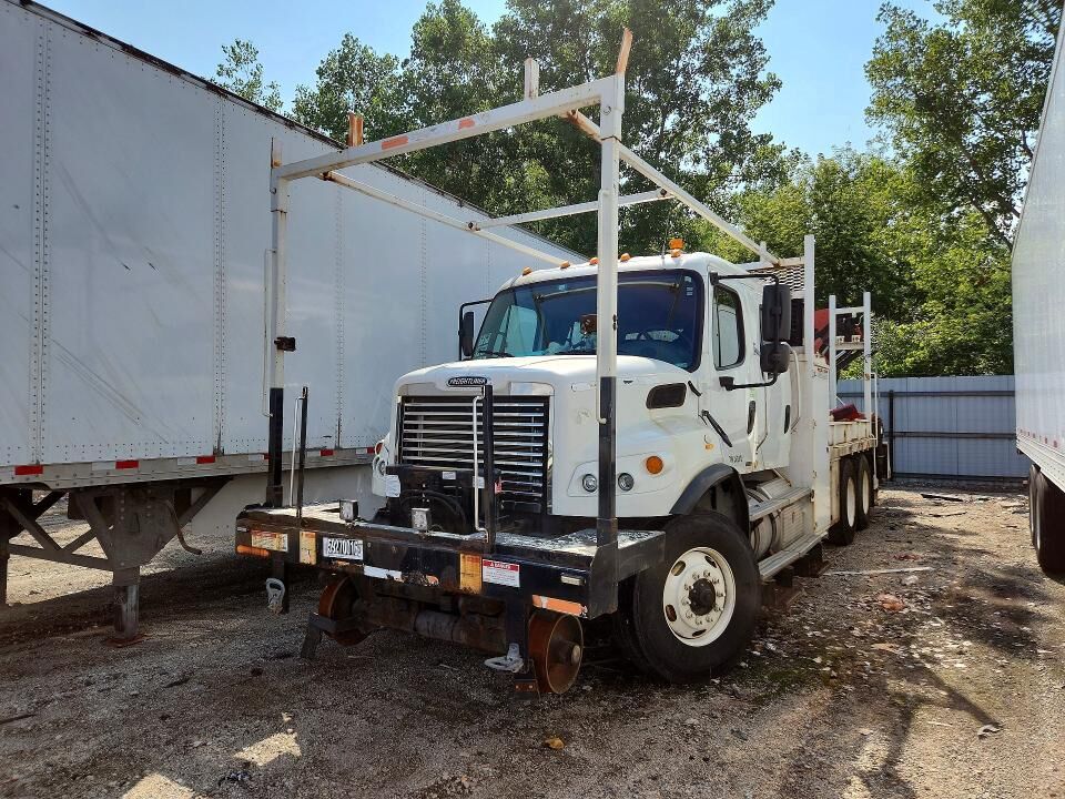 2012 FREIGHTLINER M2