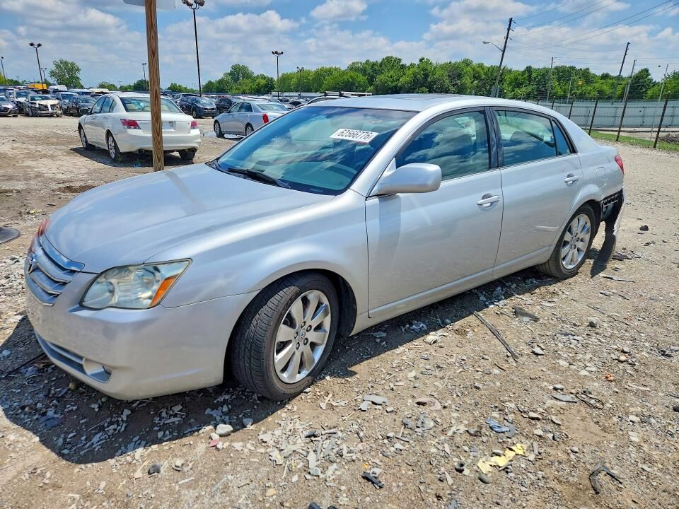 2005 TOYOTA Avalon