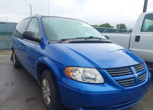 2005 DODGE Caravan