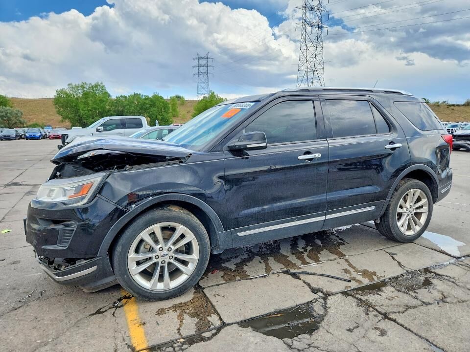 2018 FORD Explorer