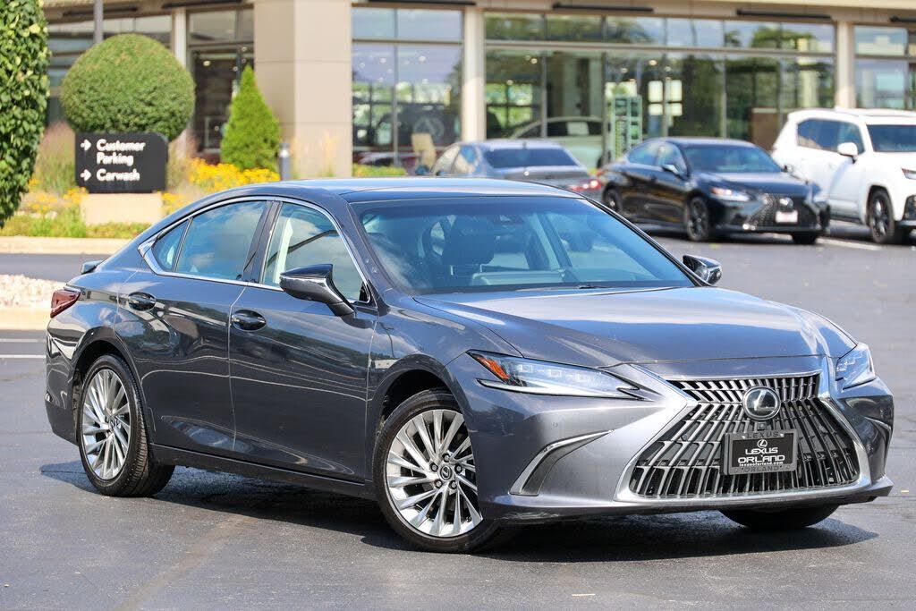 2022 LEXUS ES