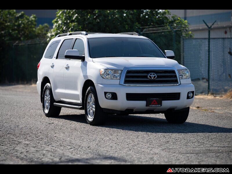 2013 TOYOTA Sequoia