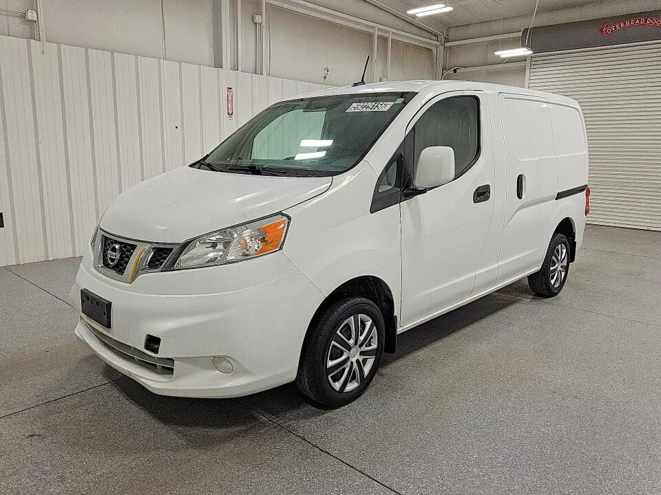 2017 NISSAN NV200