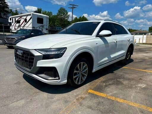 2023 AUDI Q8