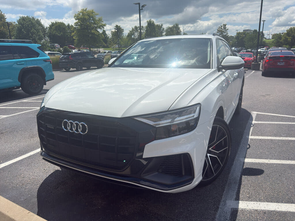 2020 AUDI Q8