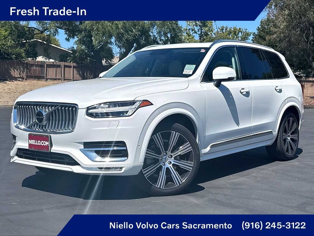 2022 VOLVO XC90