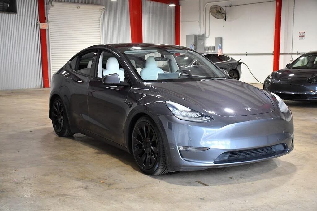 2021 TESLA Model Y
