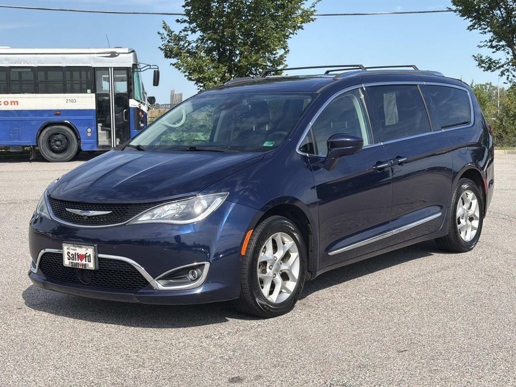 2019 CHRYSLER Pacifica